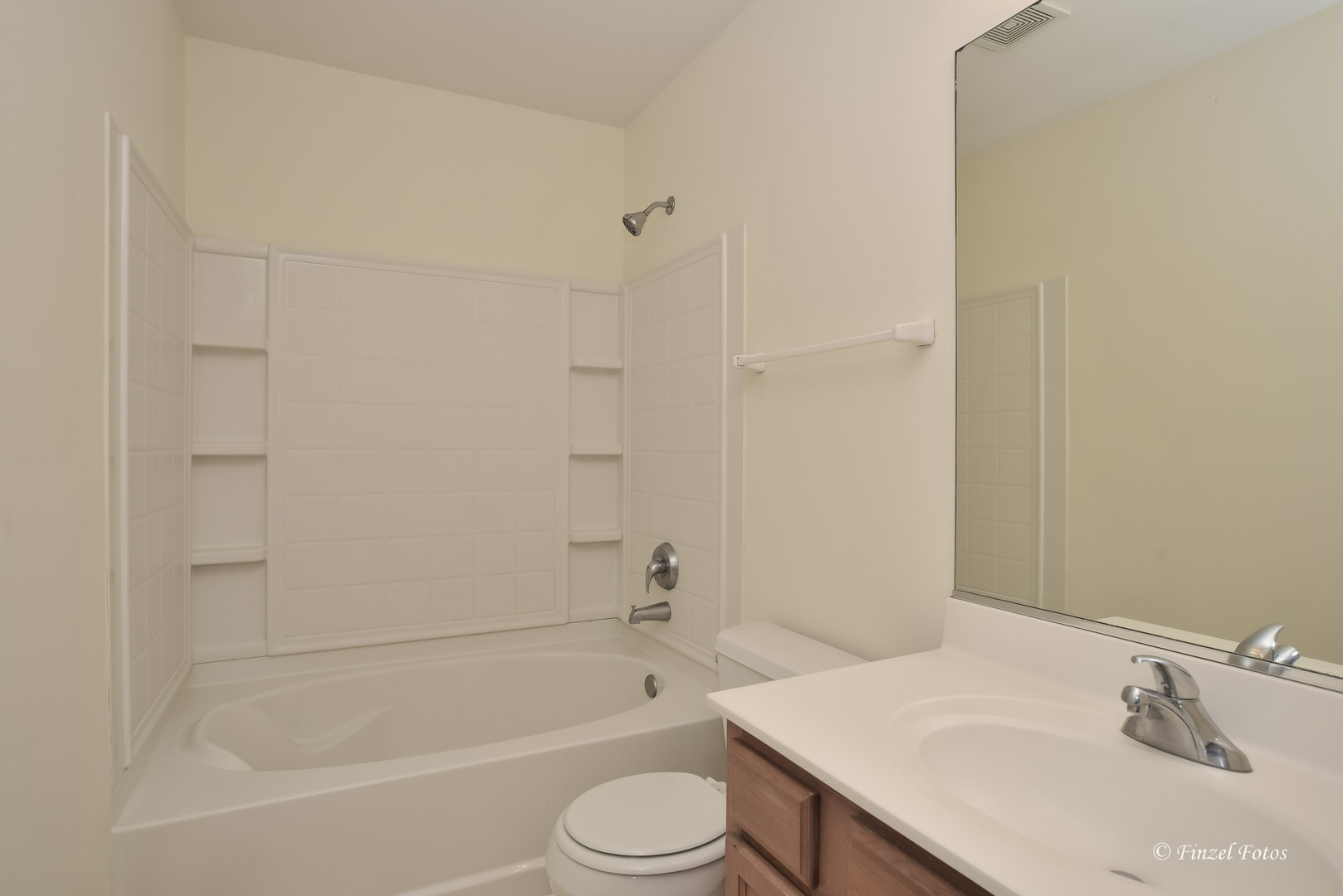 923 Emerald Drive Property Photo 15
