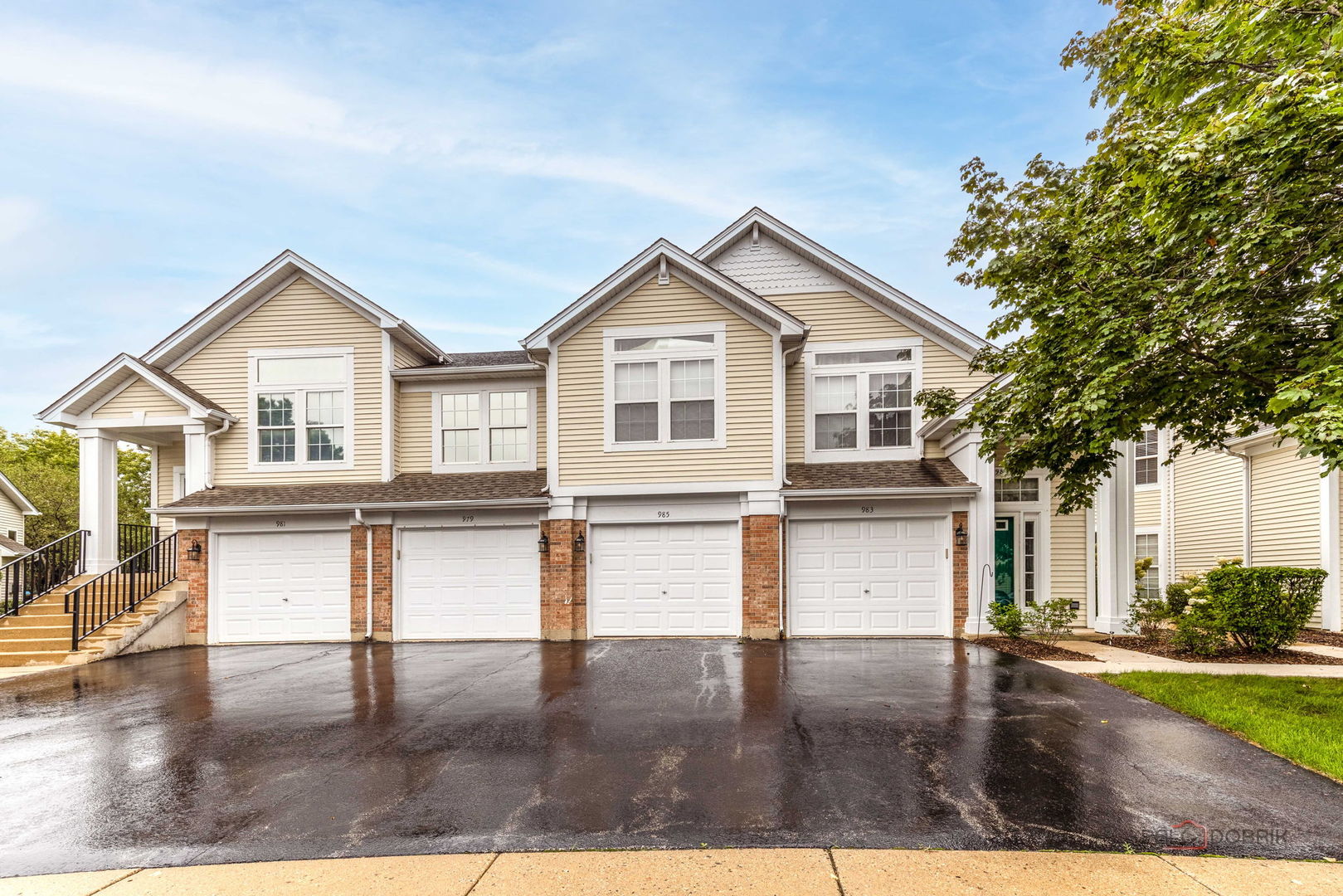 985 Huntington Drive 985
