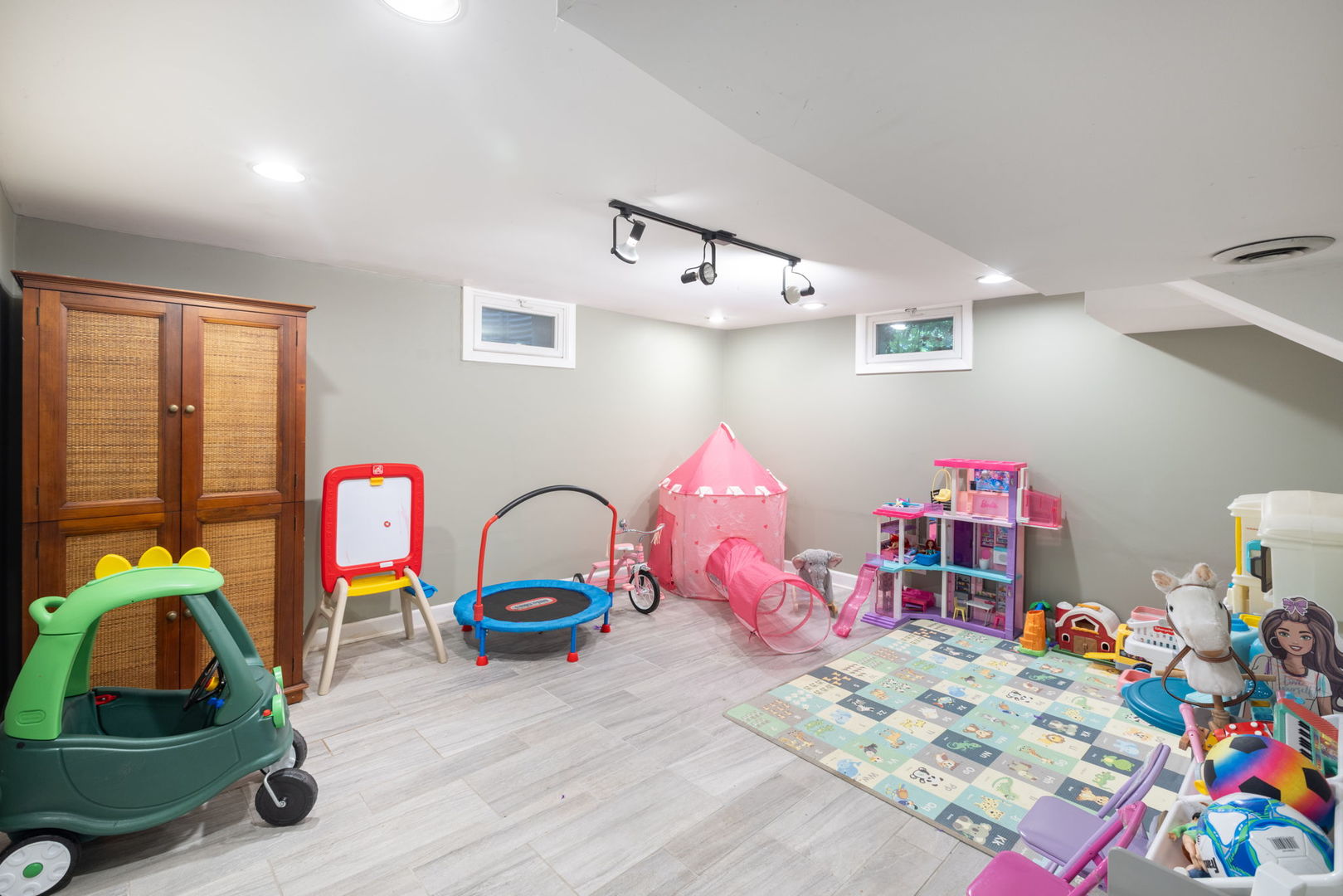 9 Grant Avenue Property Photo 15