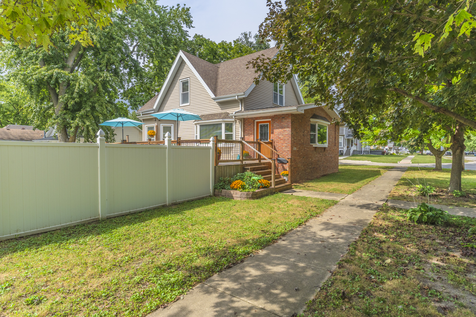 921 N Plum Street Property Photo 3