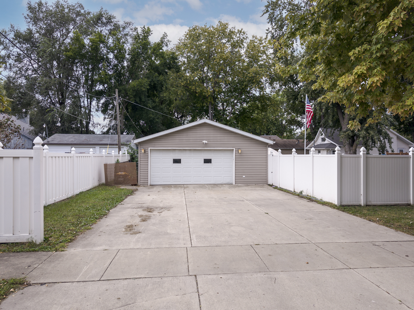 921 N Plum Street Property Photo 4