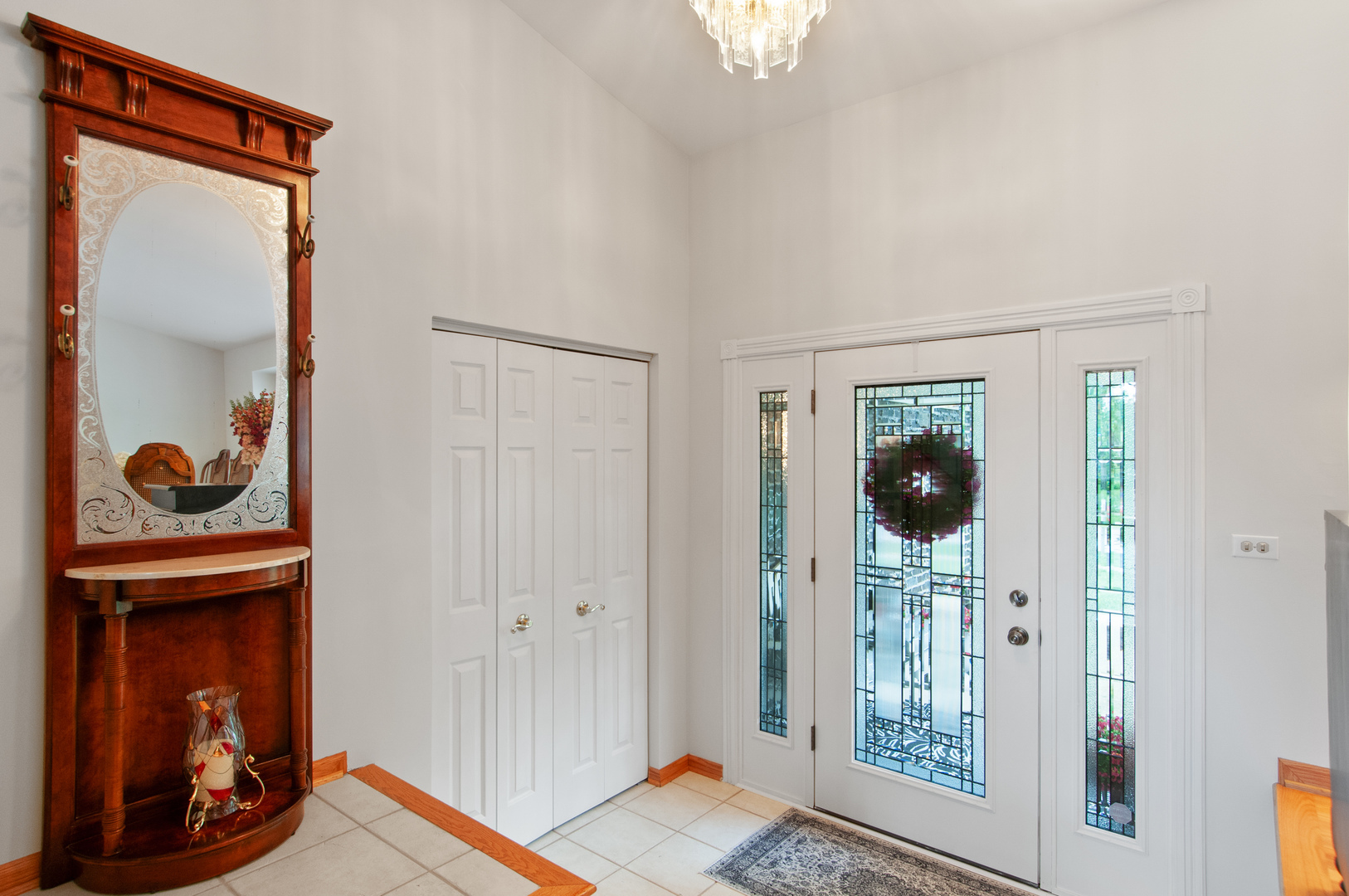 669 Kensington Way Property Photo 3