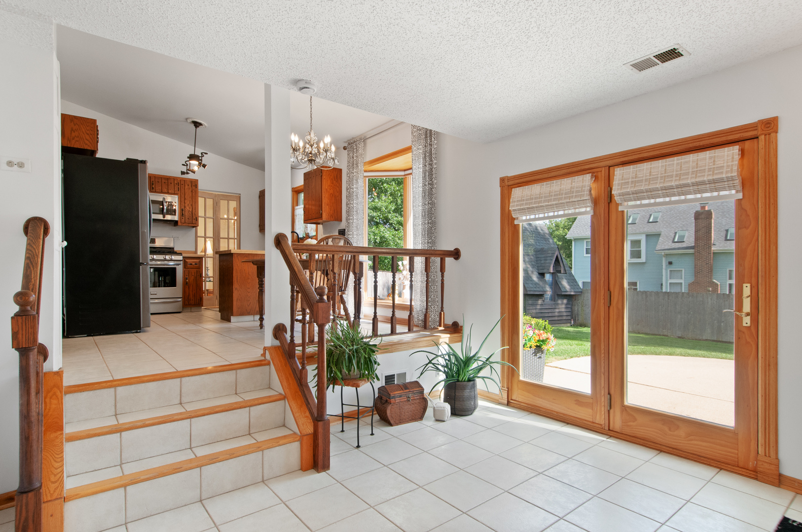 669 Kensington Way Property Photo 4