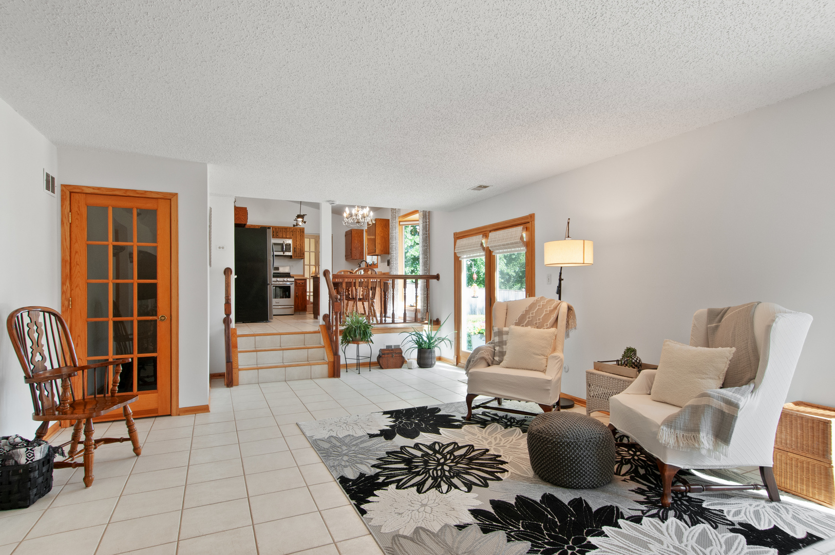 669 Kensington Way Property Photo 7