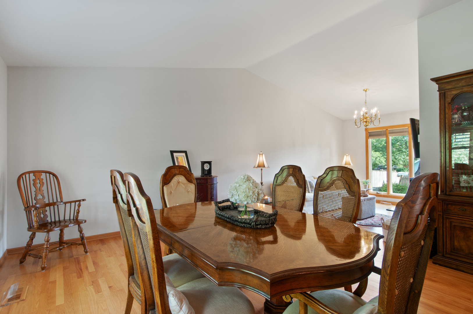669 Kensington Way Property Photo 13