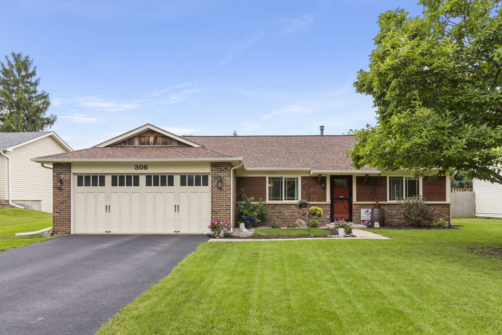 306 Drake Court Property Photo 1
