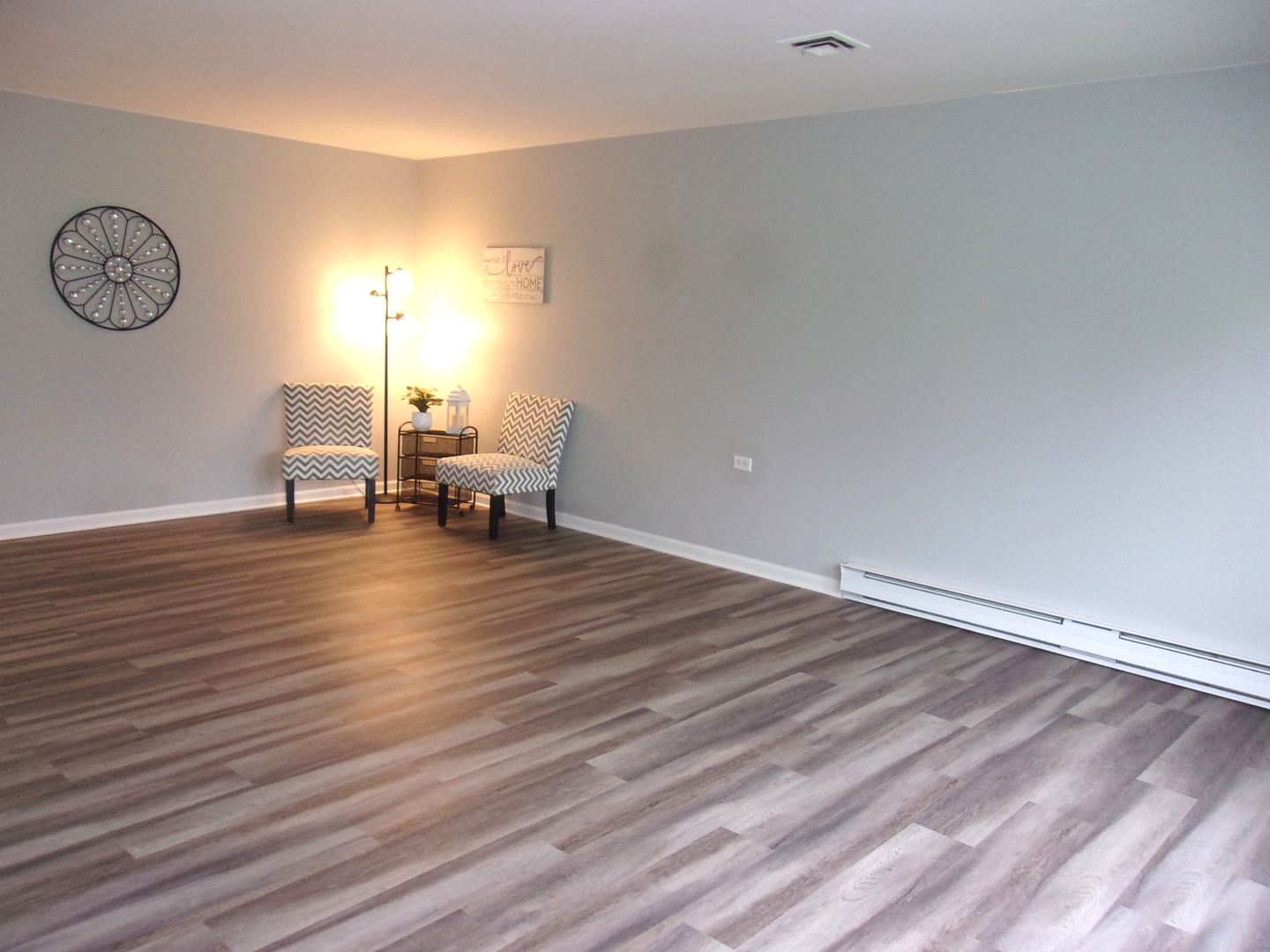 7405 Clarendon Court 073 Property Photo 6