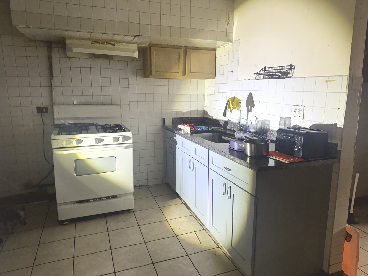 1811 W Grand Avenue Property Photo 4