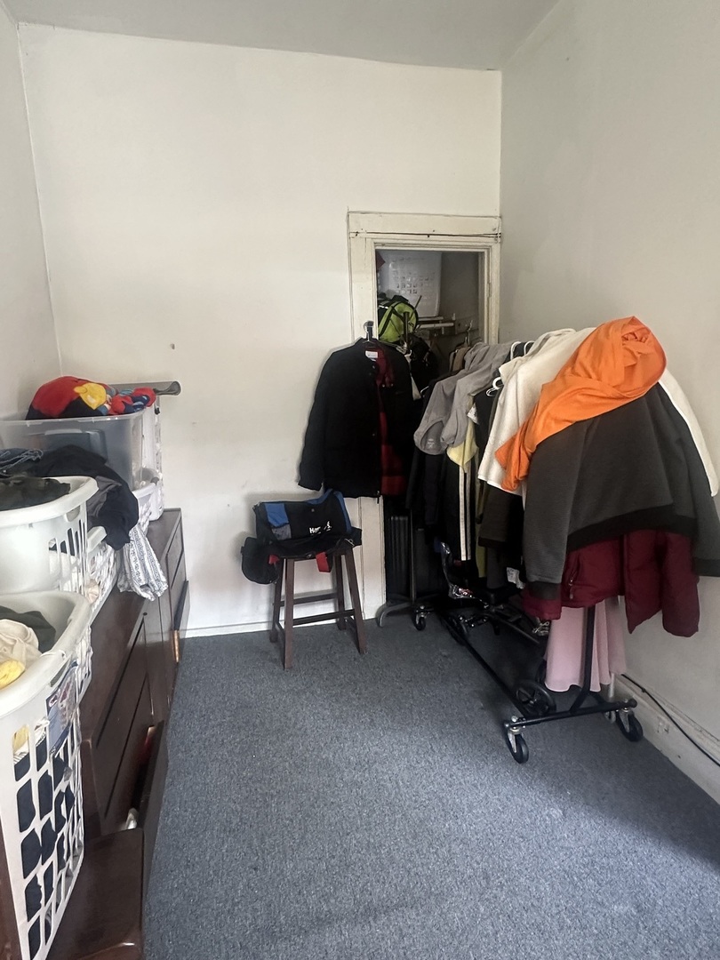 1811 W Grand Avenue Property Photo 10