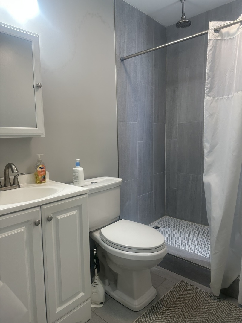 1811 W Grand Avenue Property Photo 11