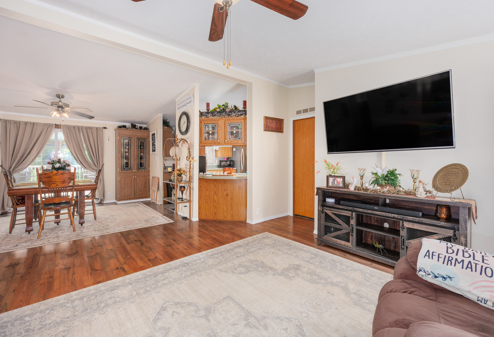 572 Gerrish Road Property Photo 9