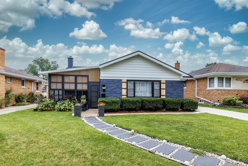 1233 Woodside Road Property Photo 1