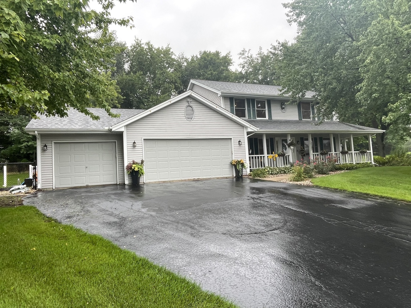 2137 Saint James Avenue Property Photo 1