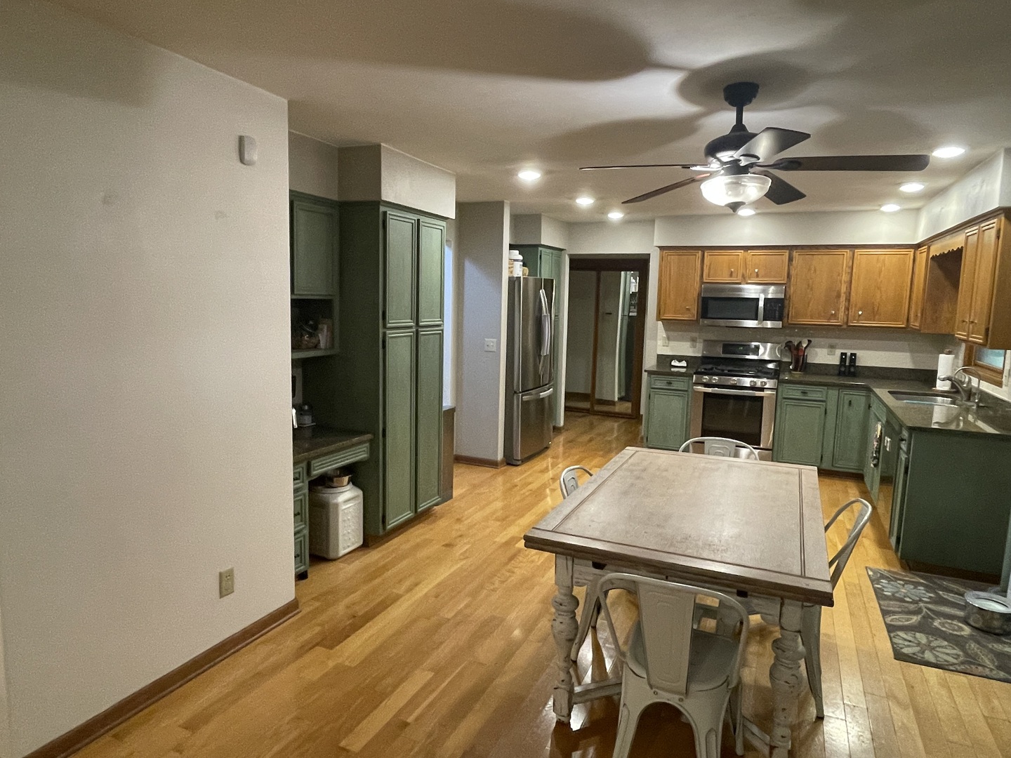 2137 Saint James Avenue Property Photo 8