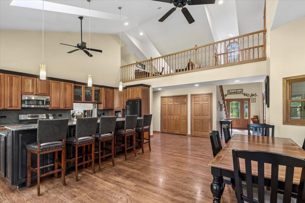 6008 Tomlinson Drive Property Photo 3