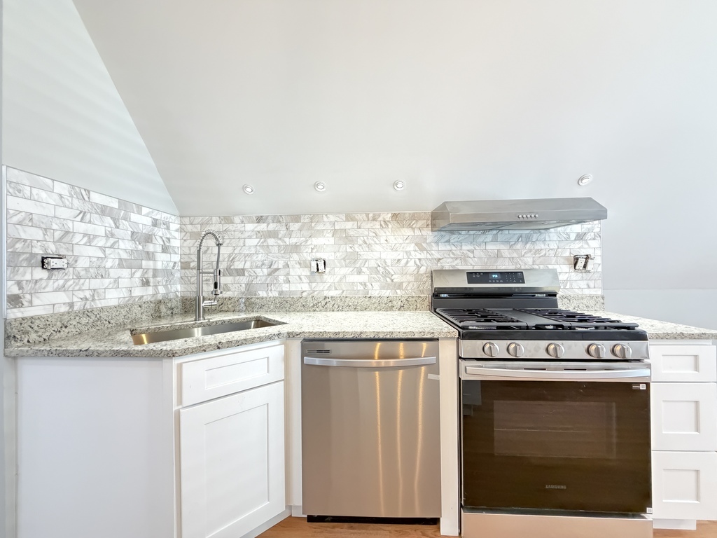 1721 W Nelson Street Ch3 Property Photo 10