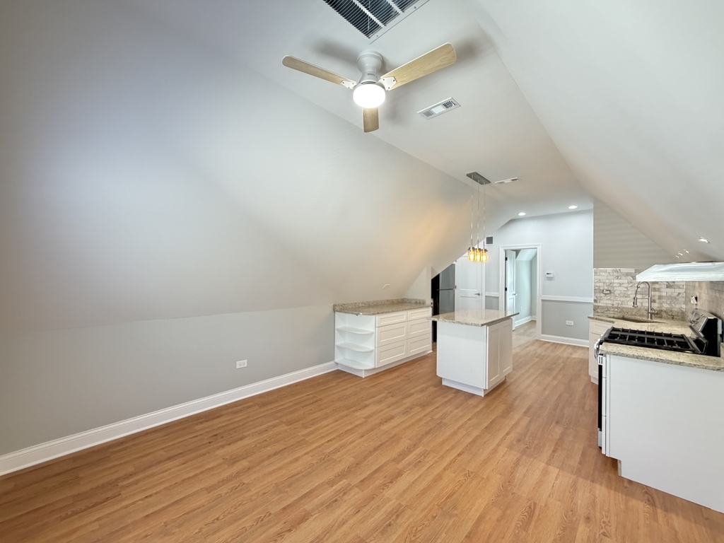 1721 W Nelson Street Ch3 Property Photo 16