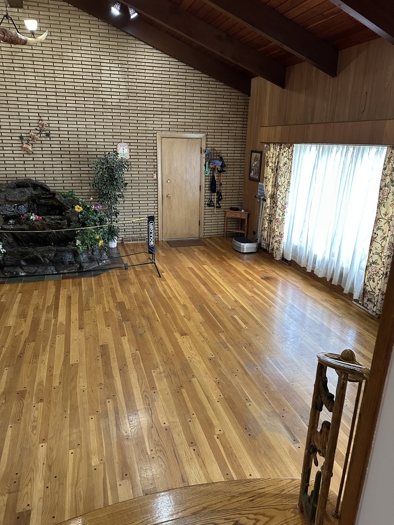 8600 S Kildare Avenue Property Photo 10