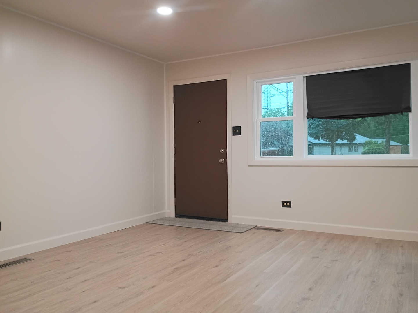 1301 Balmoral Avenue Property Photo 3