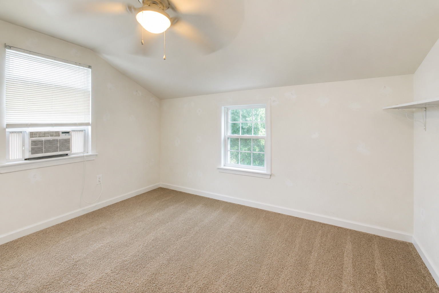 9615 S Bensley Avenue Property Photo 7