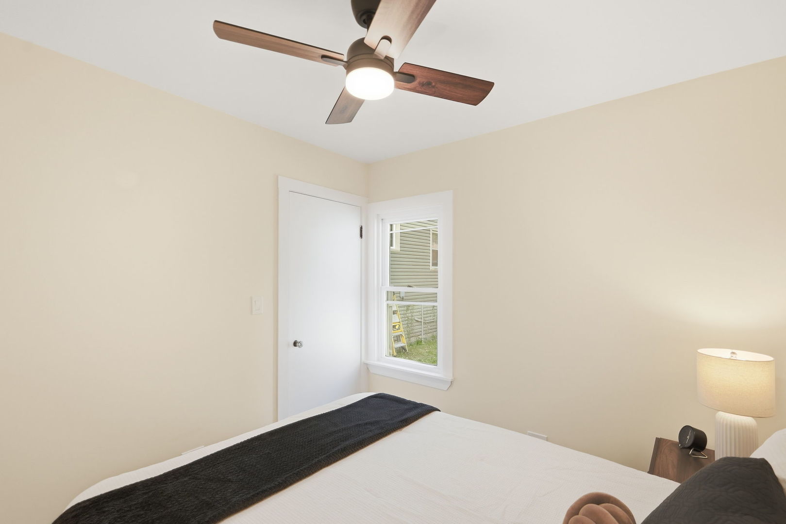 4438 N Narragansett Avenue Property Photo 18