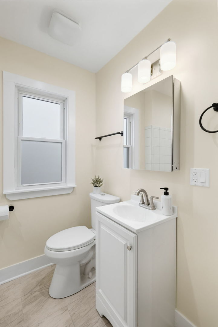 4438 N Narragansett Avenue Property Photo 21