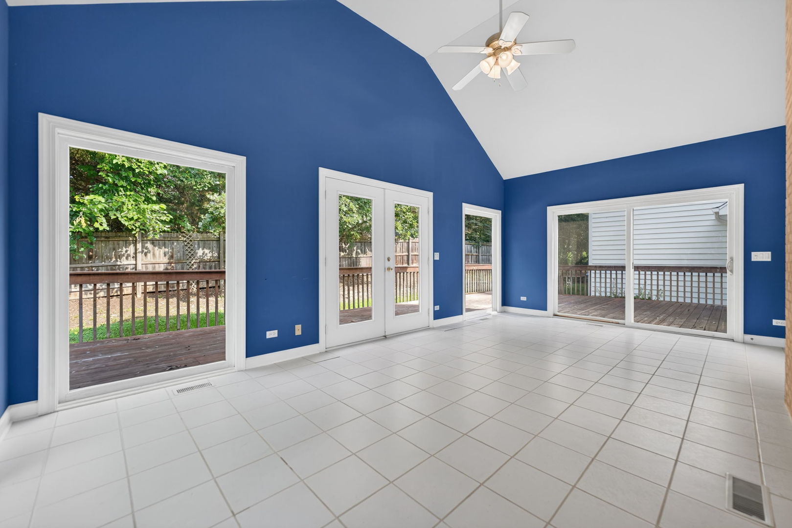 4n760 S Circle Drive Property Photo 11