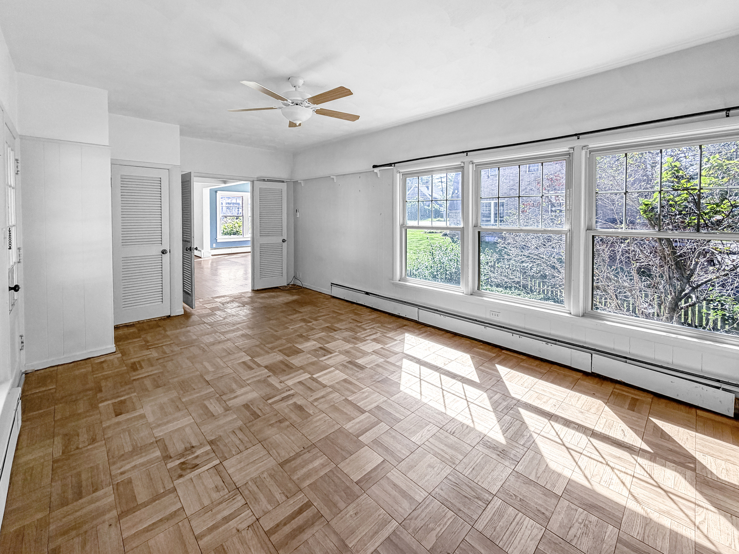 422 S Park Boulevard Property Photo 3