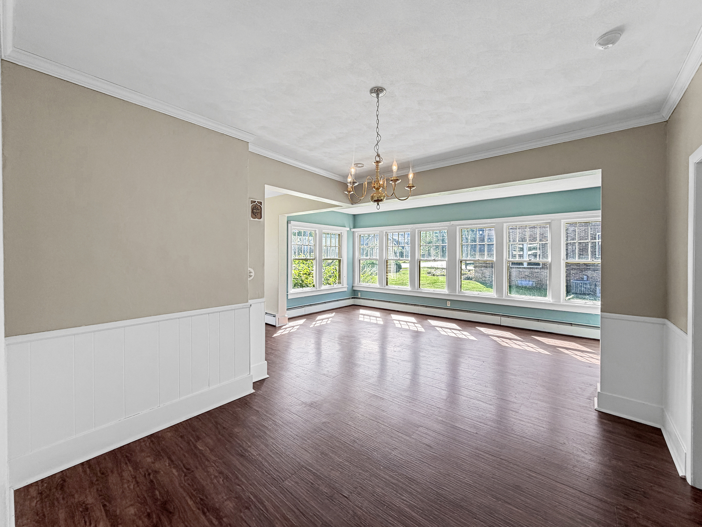 422 S Park Boulevard Property Photo 6