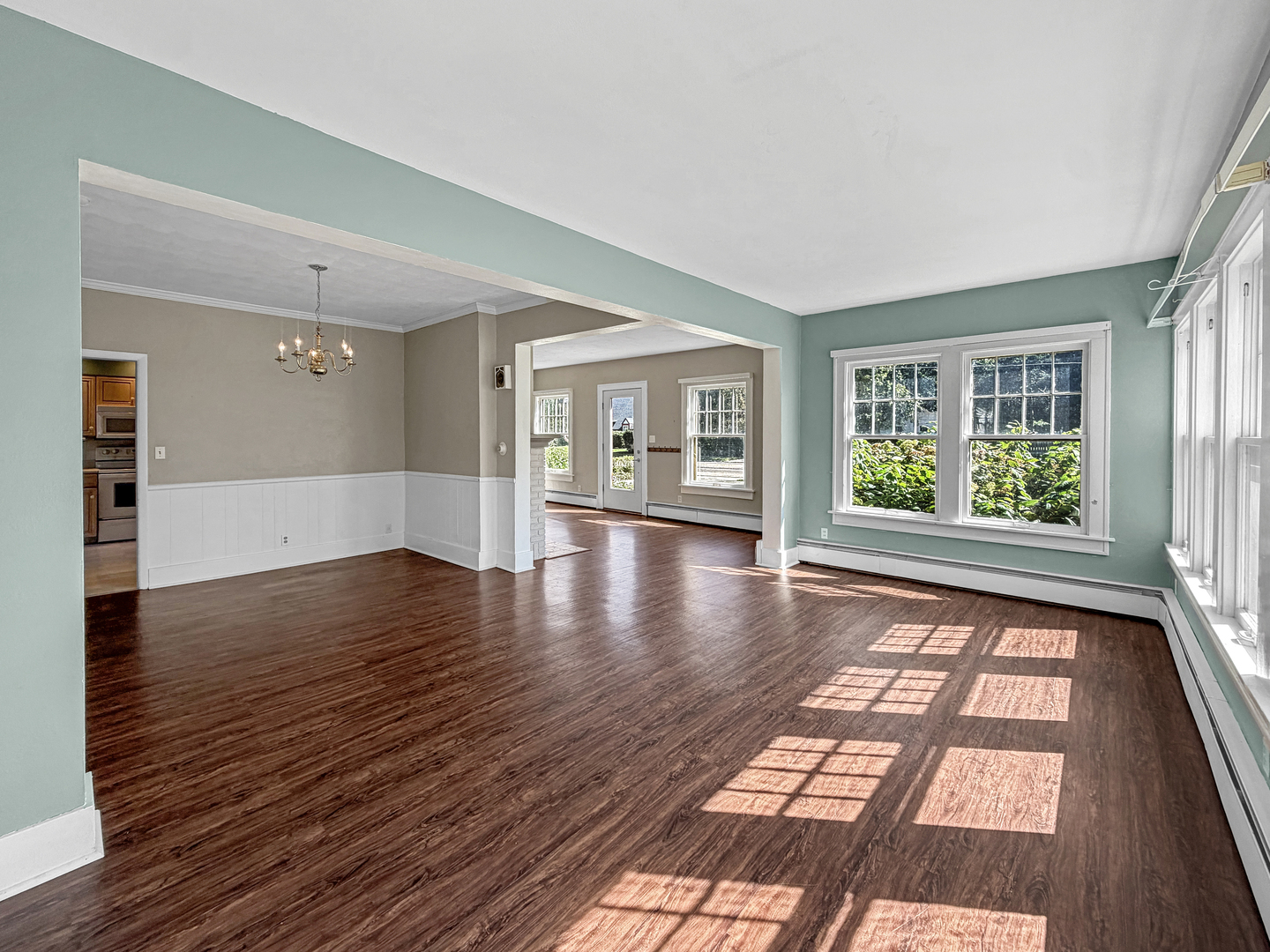 422 S Park Boulevard Property Photo 8