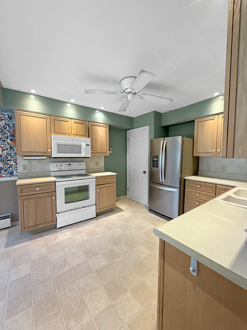 422 S Park Boulevard Property Photo 10