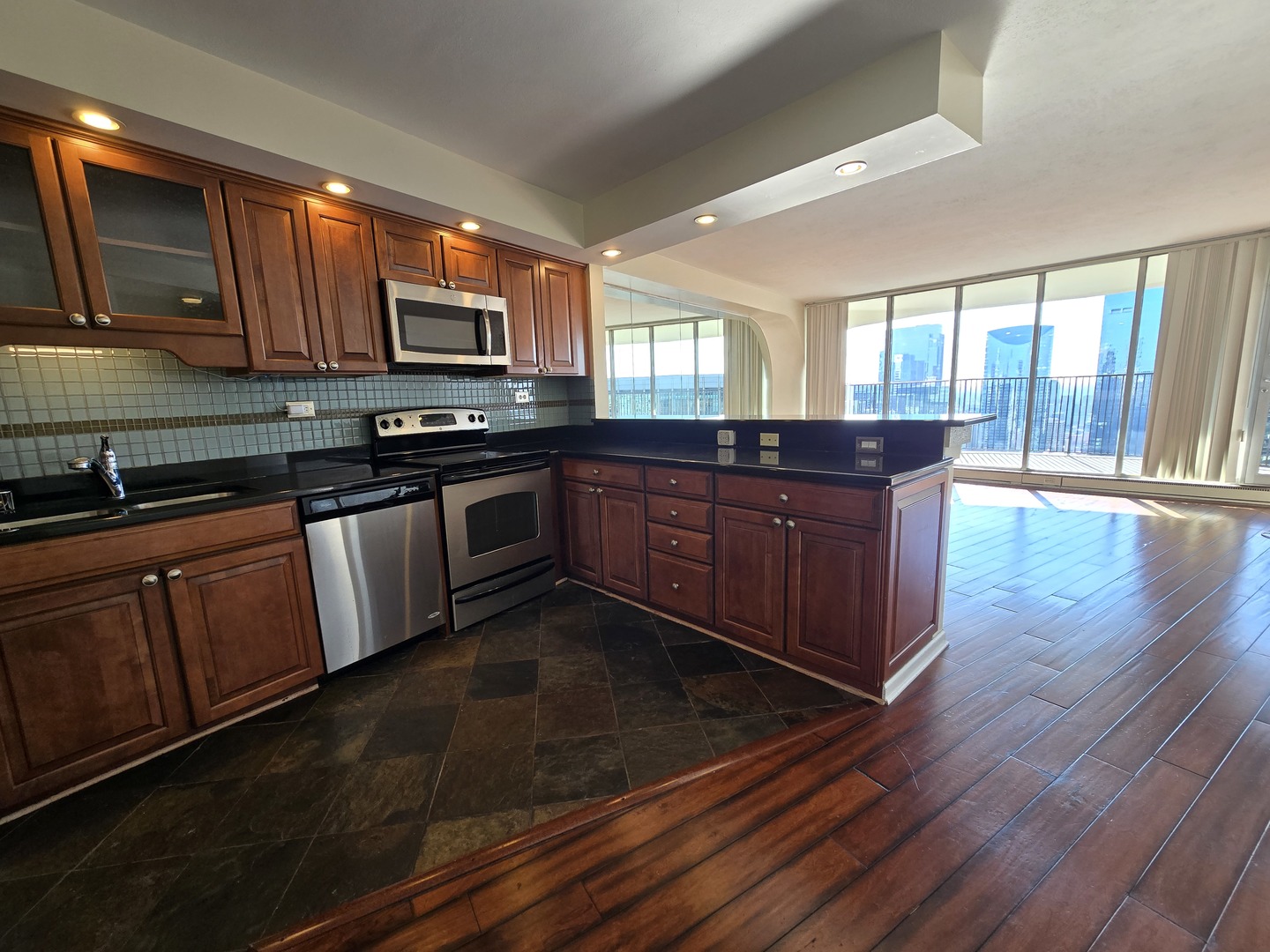 300 N State Street 5501 Property Photo 6