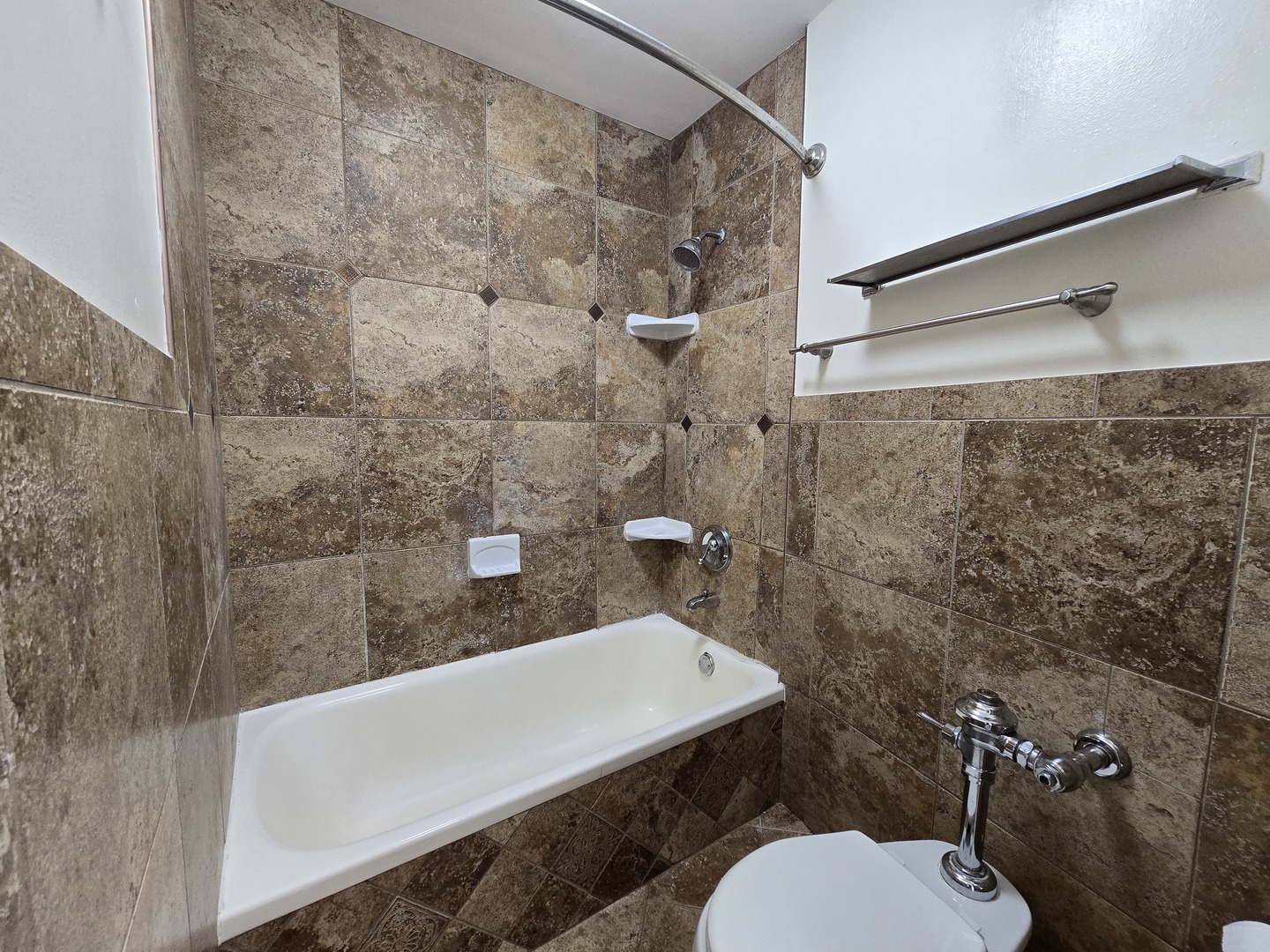 300 N State Street 5501 Property Photo 10