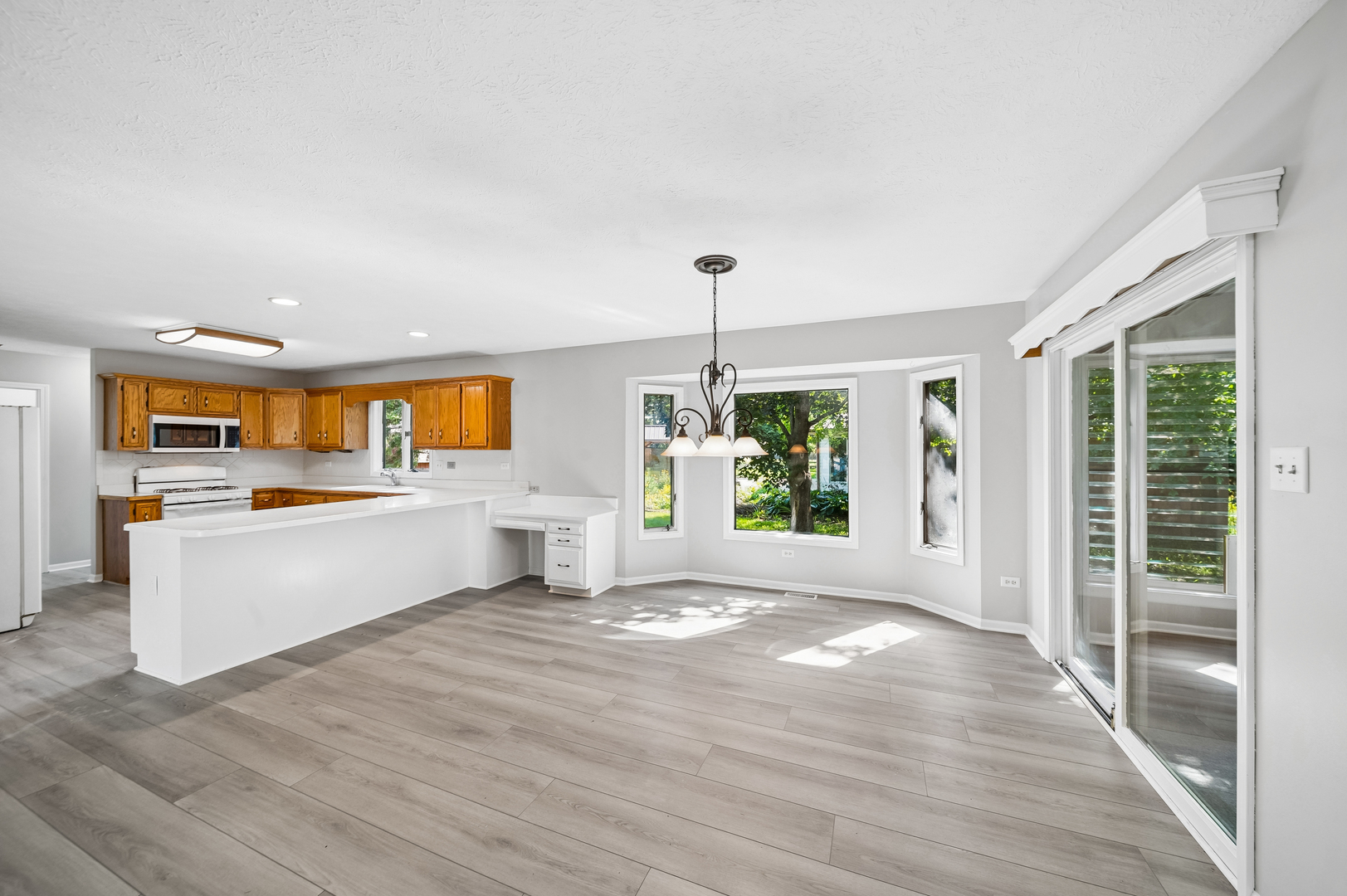 16107 S Howard Street Property Photo 6