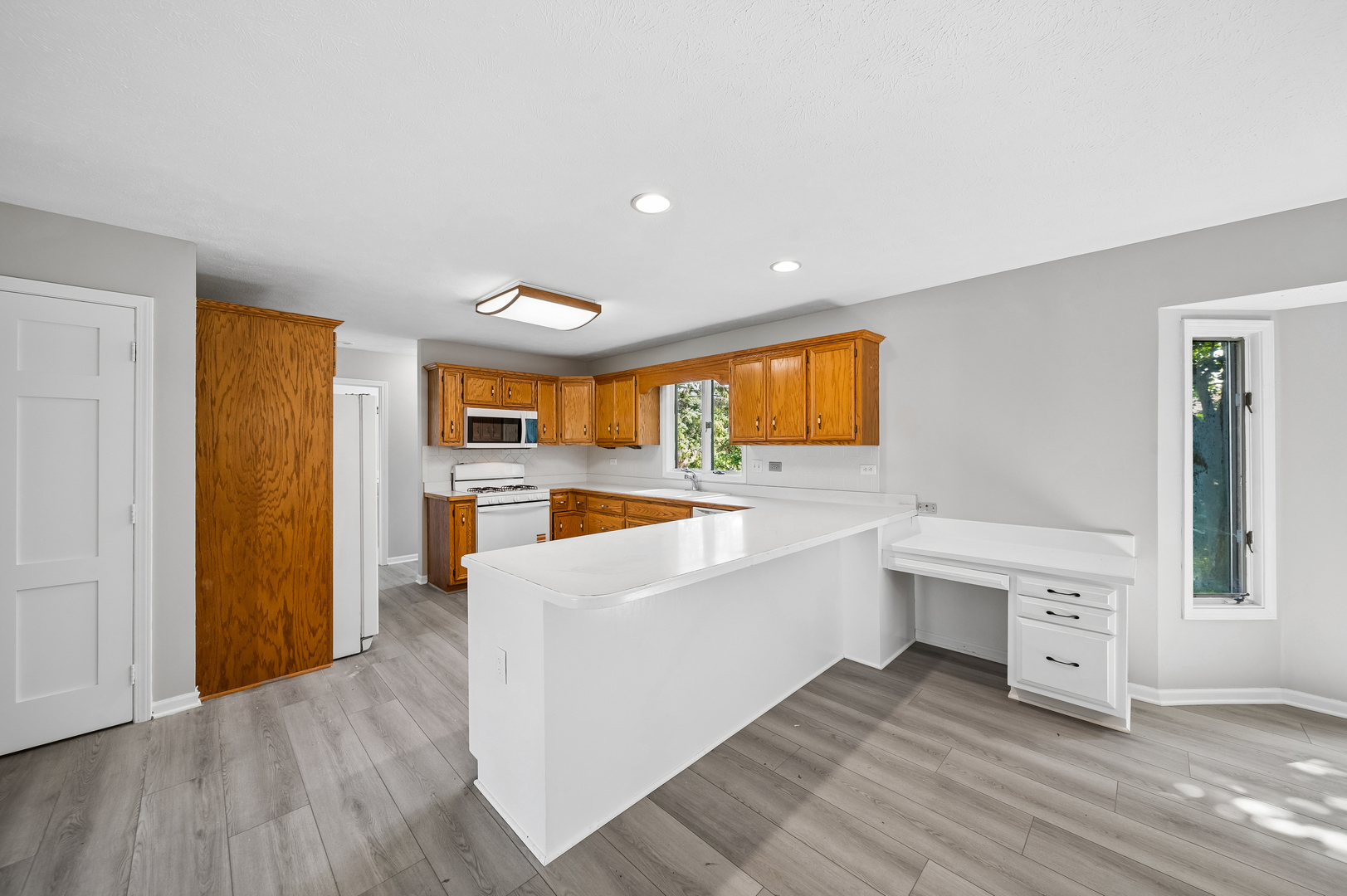 16107 S Howard Street Property Photo 7