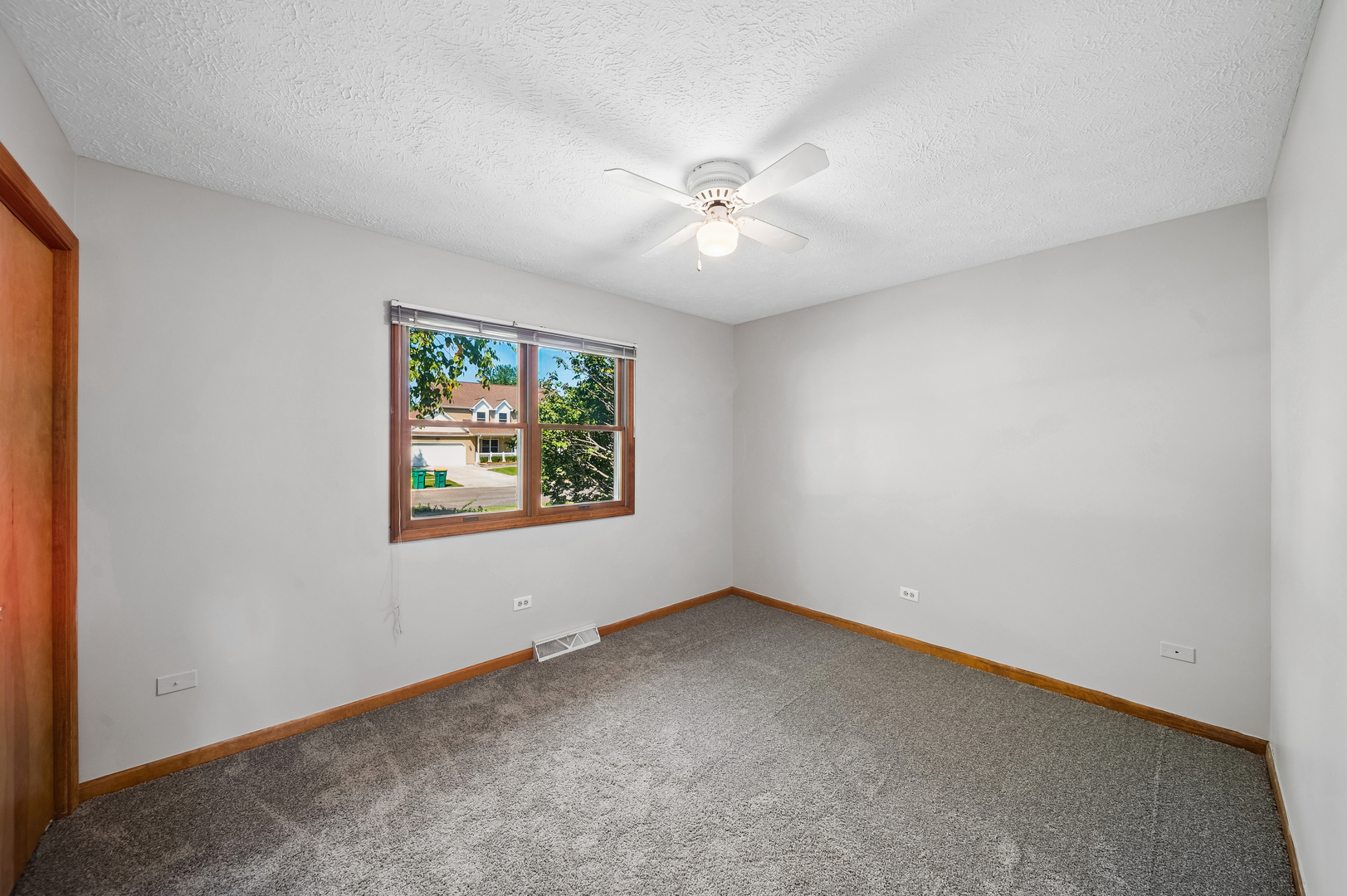 16107 S Howard Street Property Photo 13