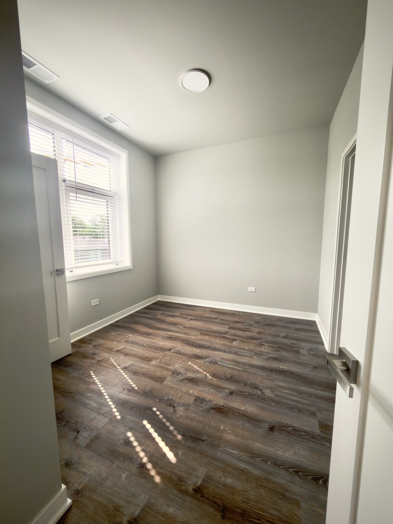 2807 S Halsted Street 309 Property Photo 8