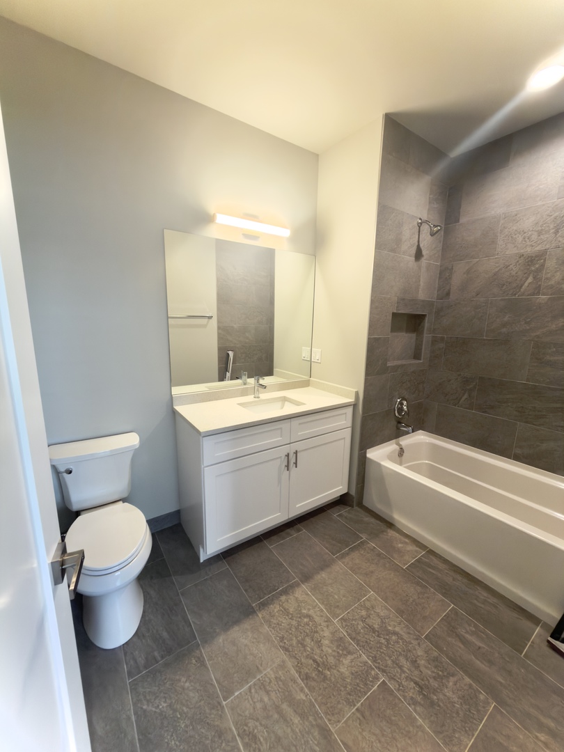 2807 S Halsted Street 309 Property Photo 14