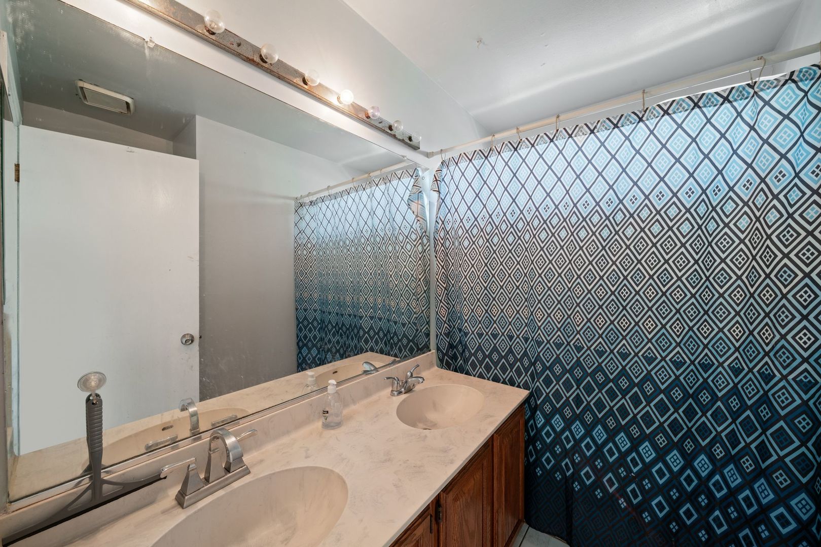 57 White Fence Trail Property Photo 21