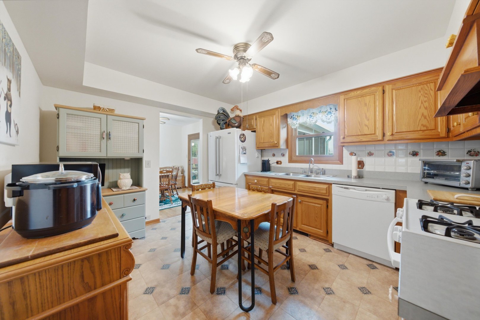24208 W Frances Court Property Photo 4