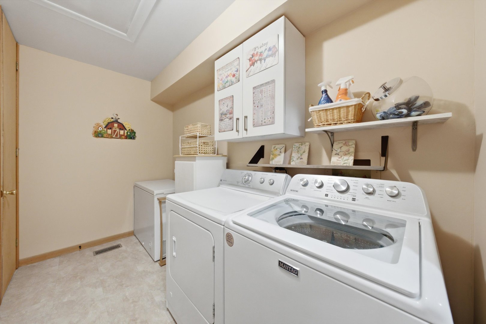 24208 W Frances Court Property Photo 14