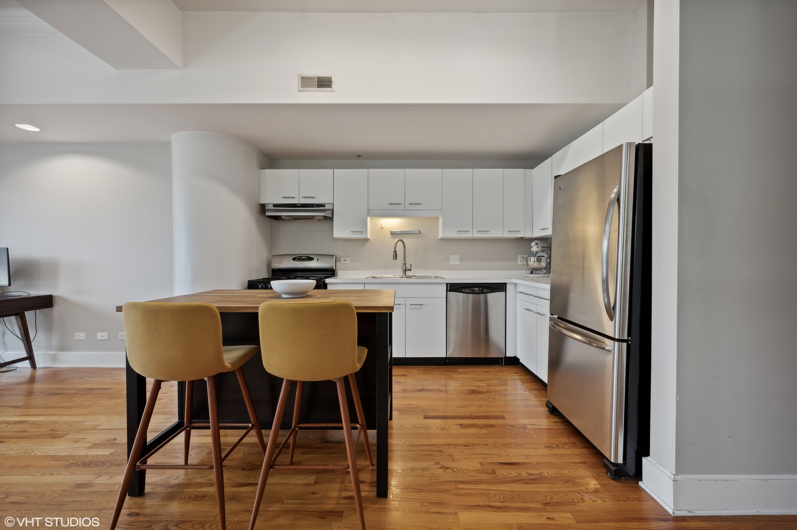 165 N Canal Street 602 Property Photo 10