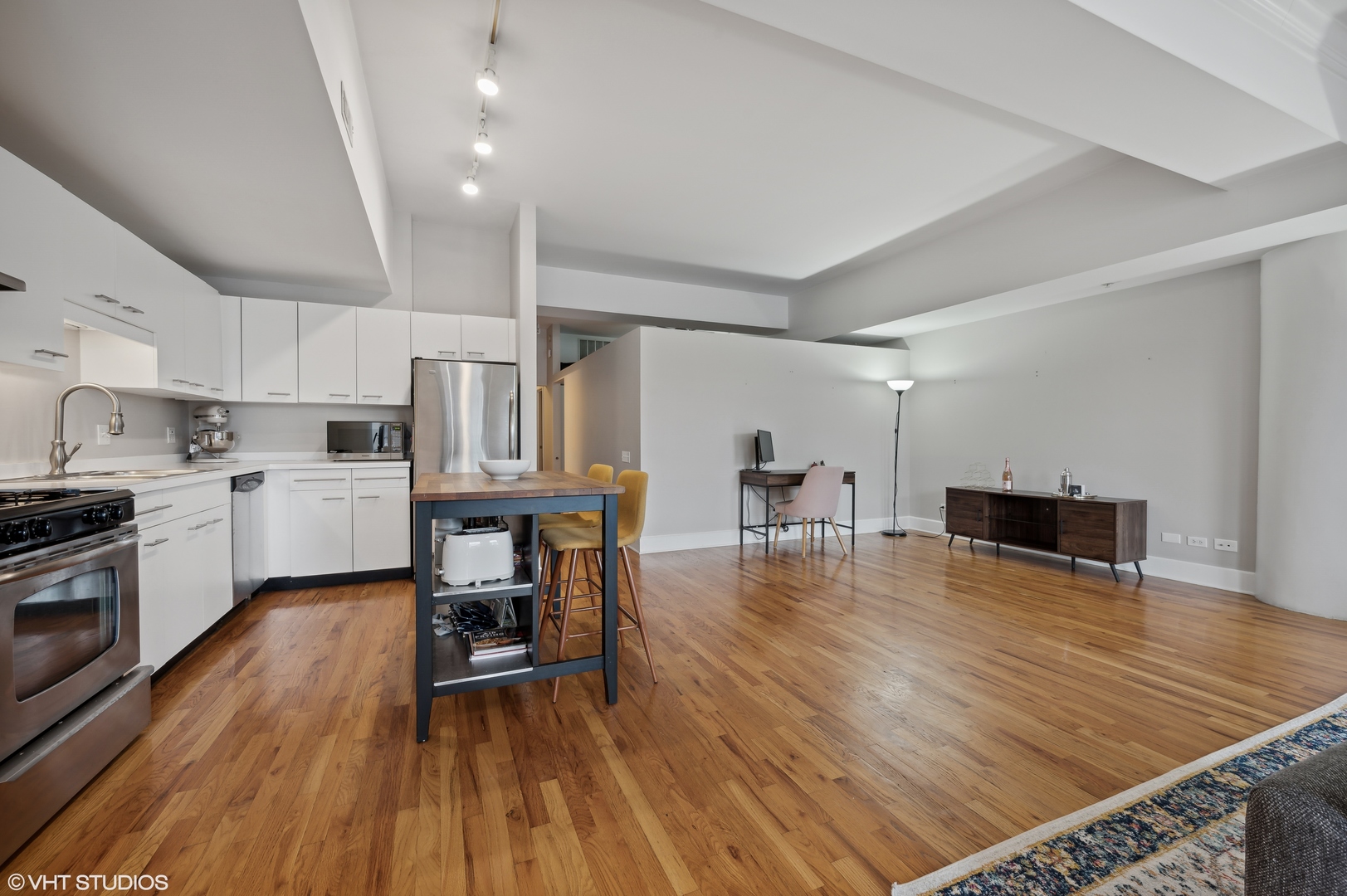 165 N Canal Street 602 Property Photo 11