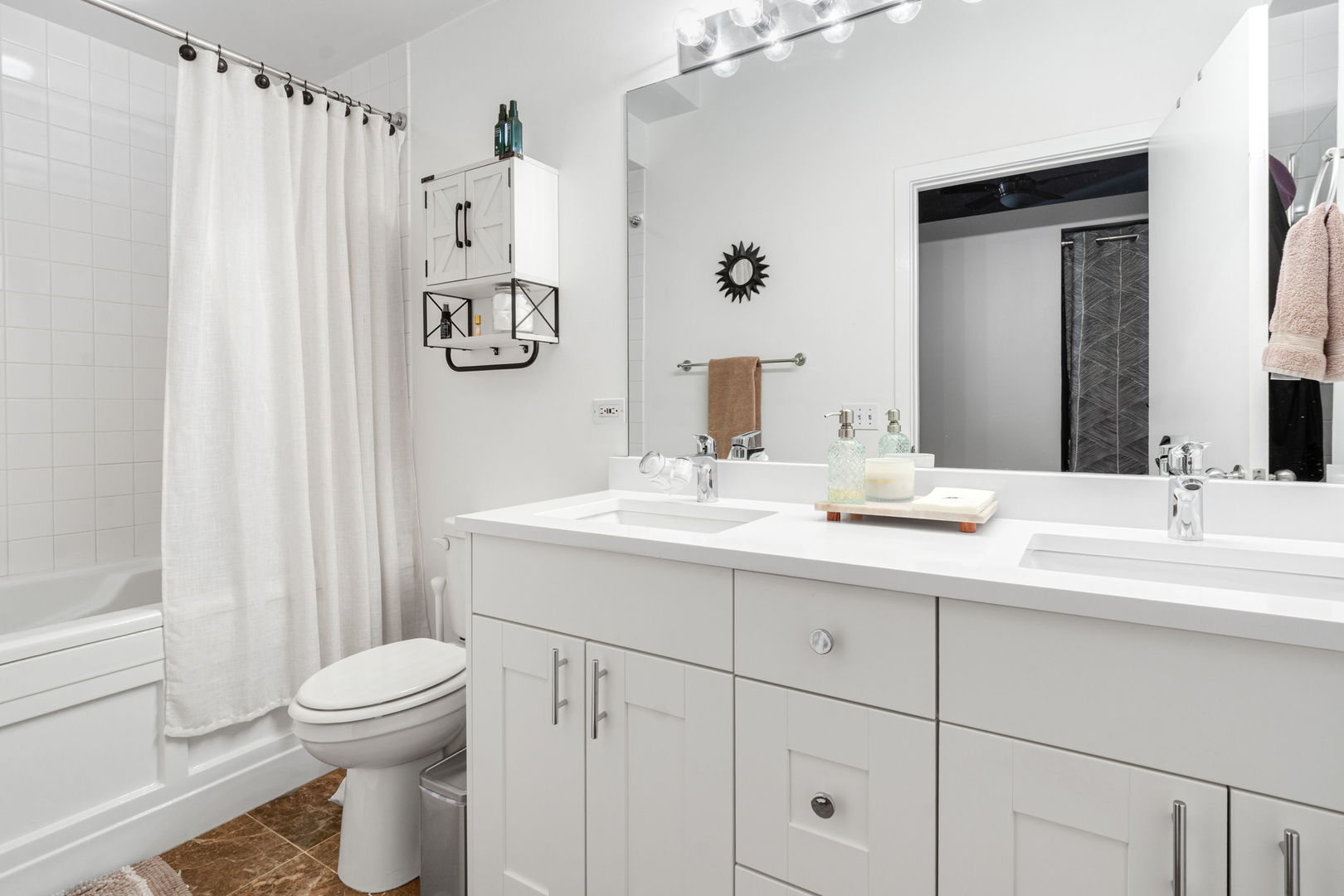 165 N Canal Street 602 Property Photo 13