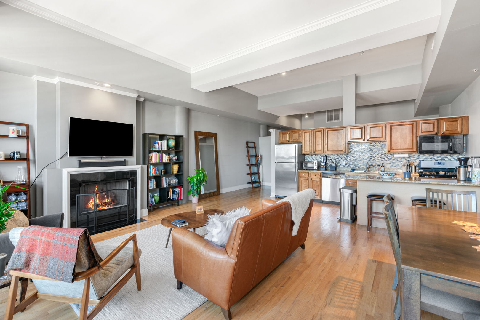 165 N Canal Street 1406 Property Photo 7