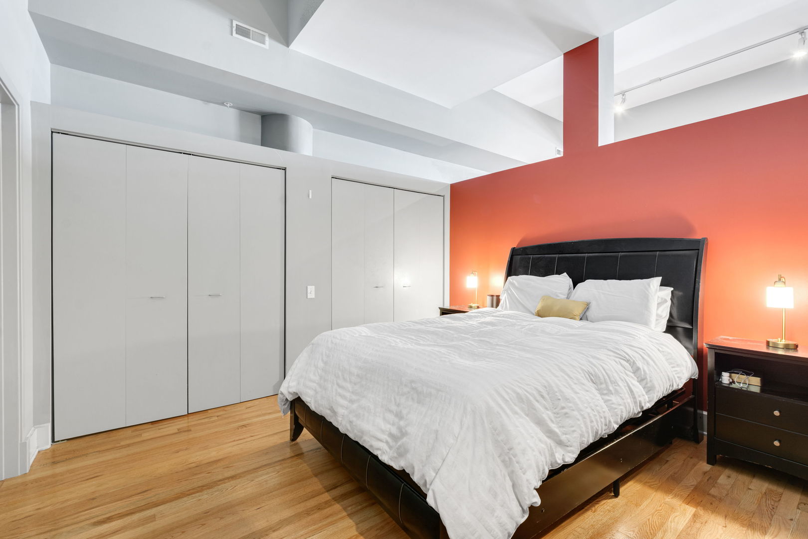 165 N Canal Street 1406 Property Photo 10