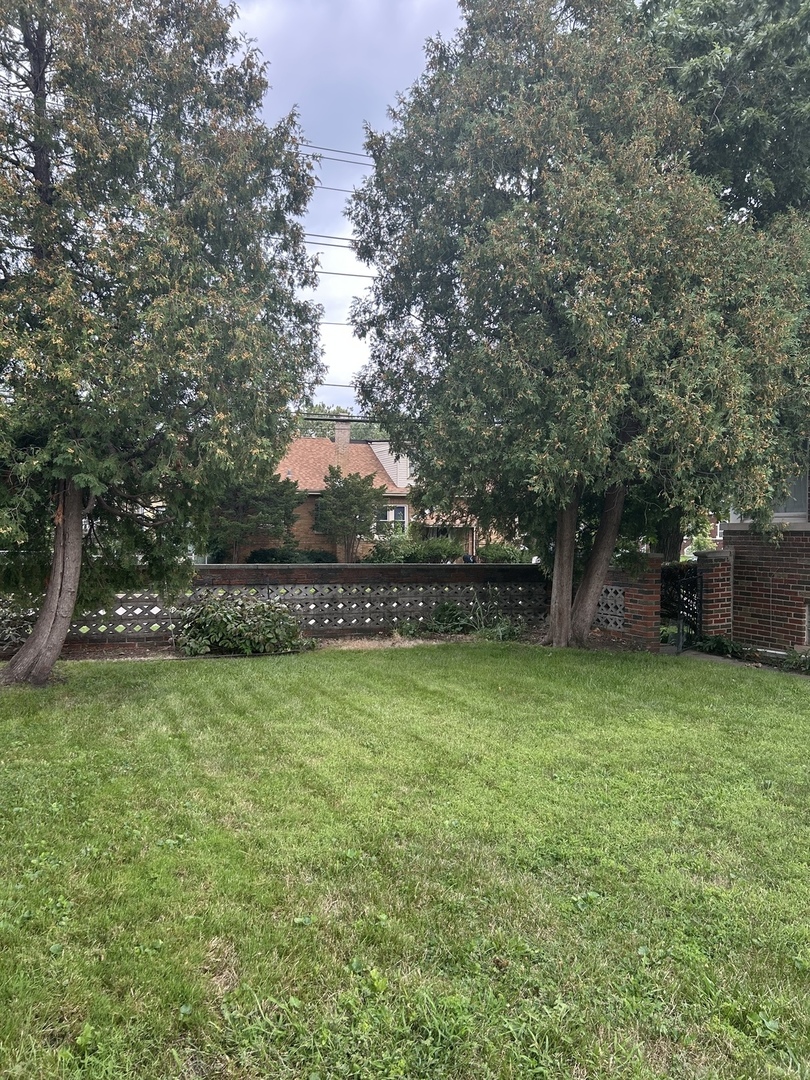 12200 S Yale Avenue Property Photo 4
