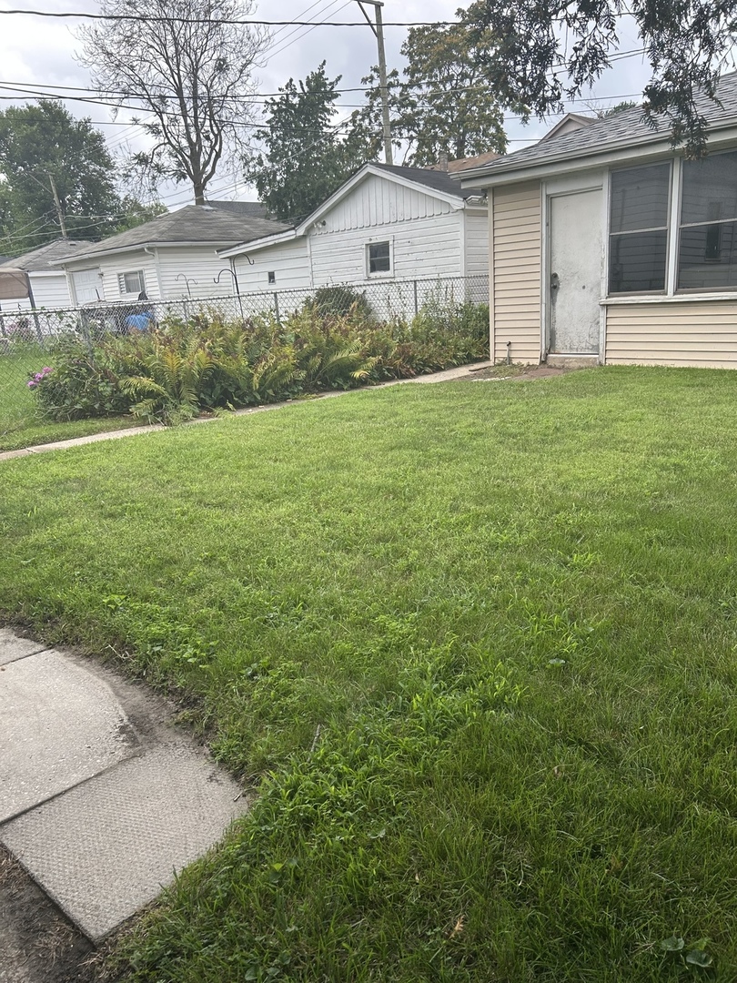 12200 S Yale Avenue Property Photo 13