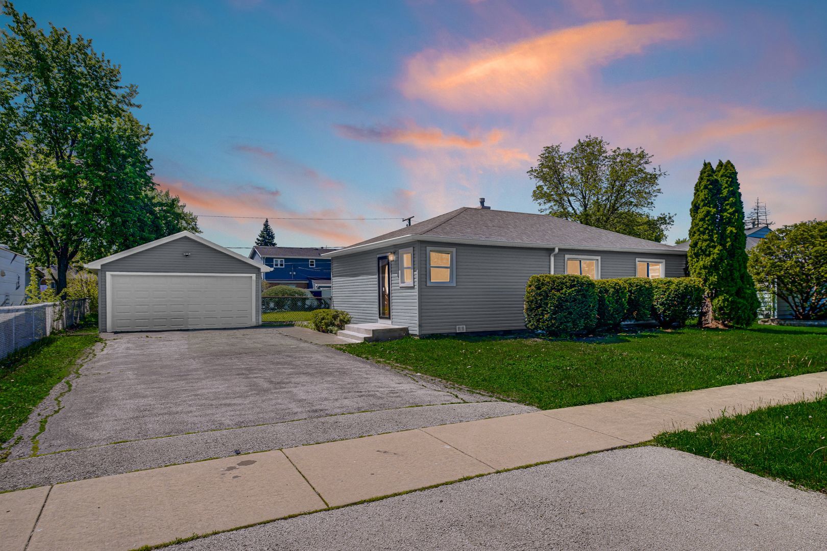 6409 W 85th Place Property Photo 1