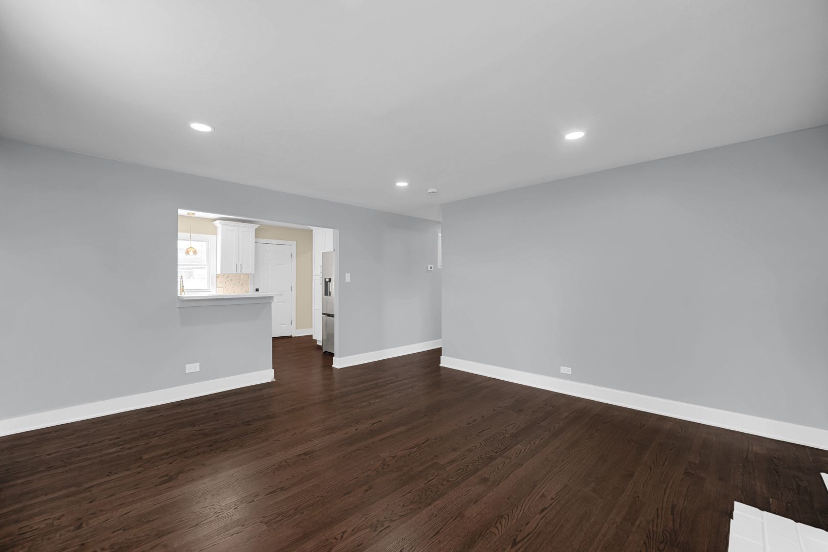 6409 W 85th Place Property Photo 3